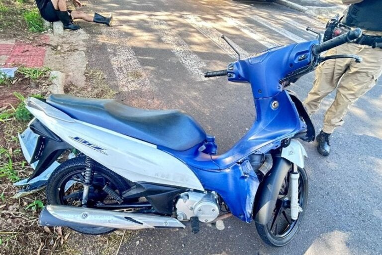 Colisão entre motos deixa dois feridos no Jardim Canadá, em Umuarama