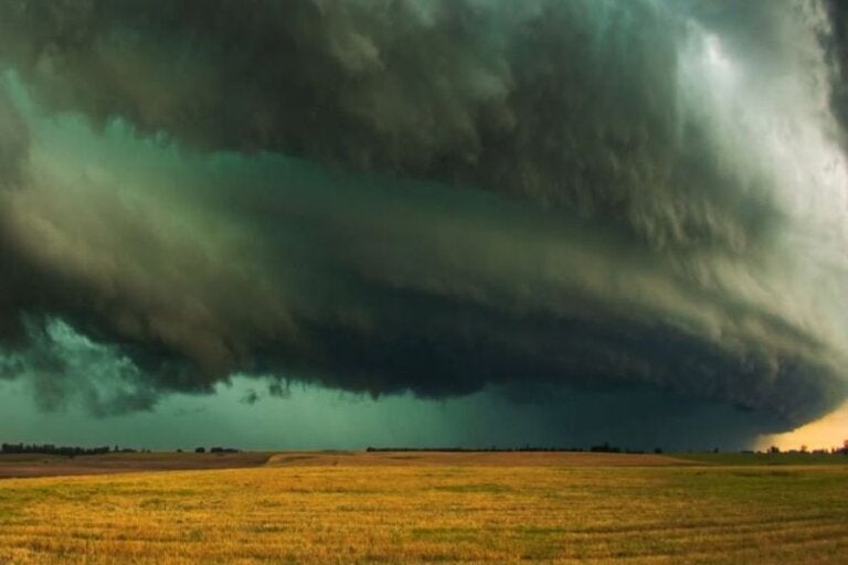 Ciclone extratropical pode provocar chuva intensa e ventos de até 100 km/h no Sul