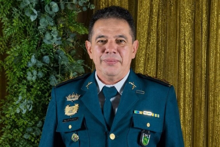 Oficial da PM é preso com mais de 300 ampolas de medicamento emagrecedor proibido