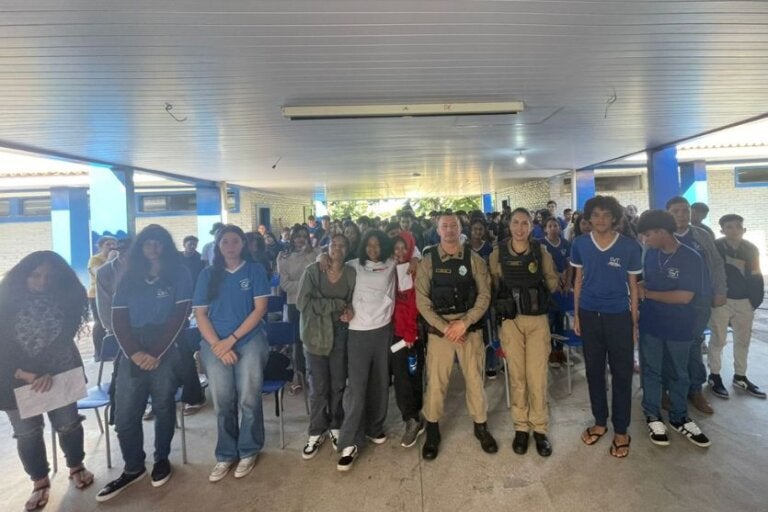 Polícia Militar realiza palestra sobre violência e bullying em colégio de Francisco Alves