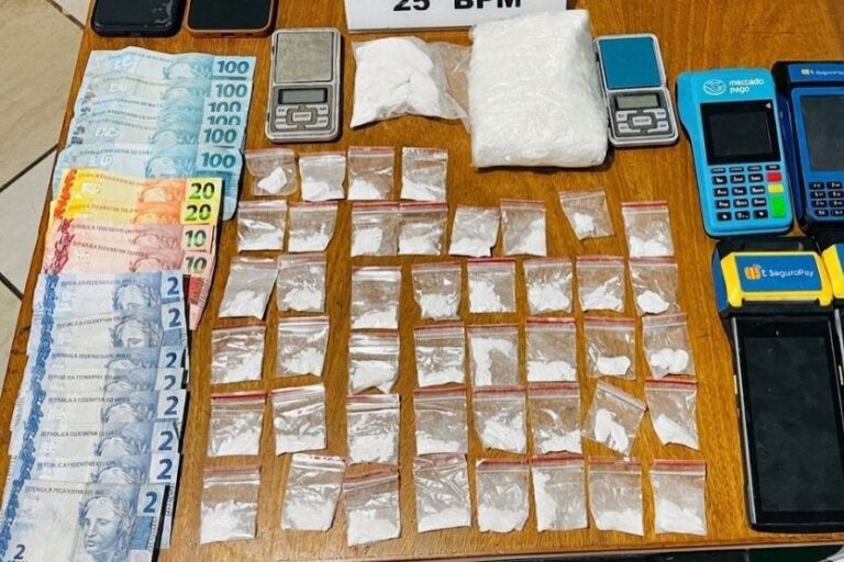 Casal é preso com mais de 600 gramas de cocaína em esquema de delivery em Umuarama