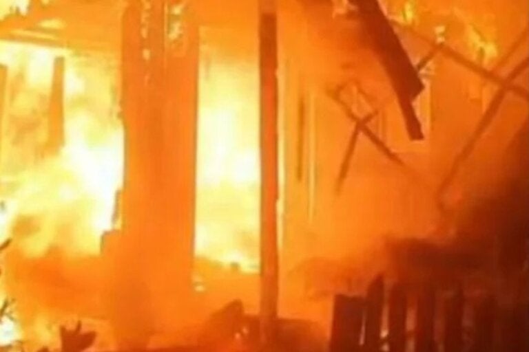 Mãe e filho morrem após incêndio destruir casa no interior do Paraná