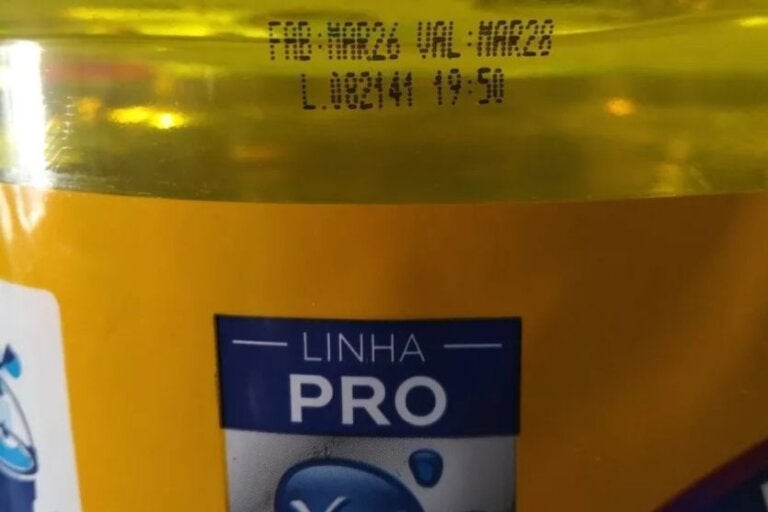 Criança é internada após suspeita de contaminação ligada a detergente da Ypê