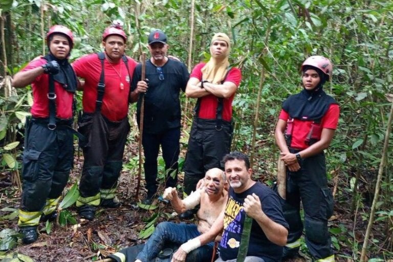 Piloto é encontrado com vida após queda de avião de pequeno porte em mata