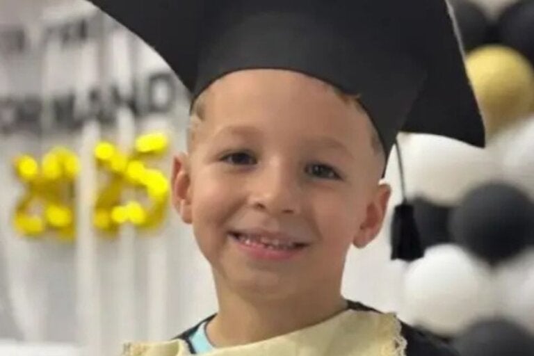 Morte de menino de 6 anos após tratamento contra o câncer entristece a região