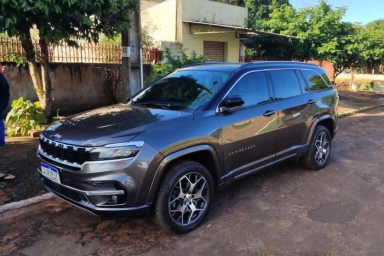 Quadrilha invade residência, rouba R$ 27 mil e abandona veículo durante fuga em Altônia
