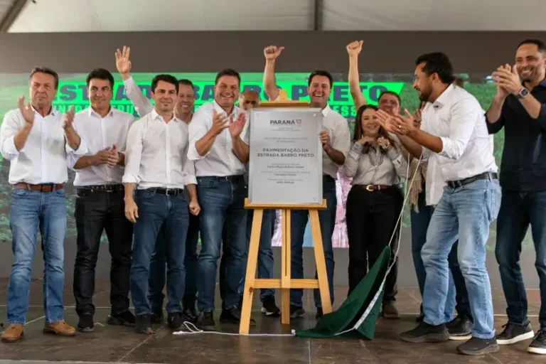 Governador Ratinho Junior inaugura Estrada Barro Preto em Francisco Alves