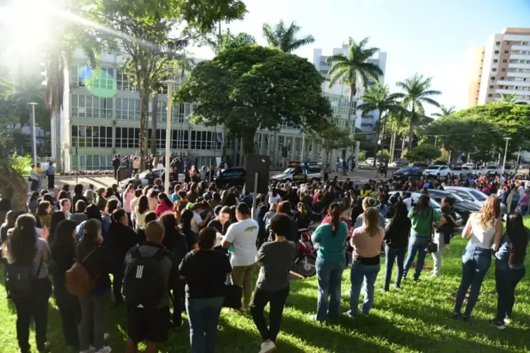 Nota: Prefeitura de Umuarama mantém diálogo com servidores e detalha reajustes salariais