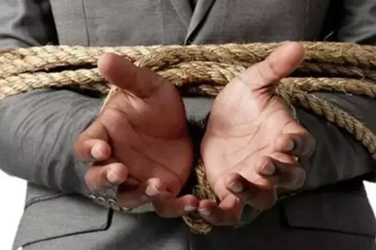 Homem é amarrado durante roubo em residência no centro de Alto Paraíso