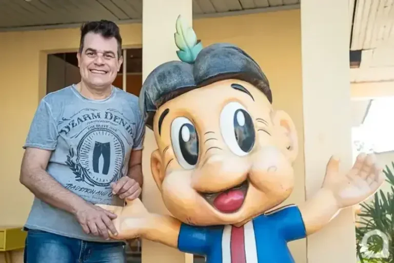 Exposição fotográfica destaca história e impacto social do personagem Umuaraminha