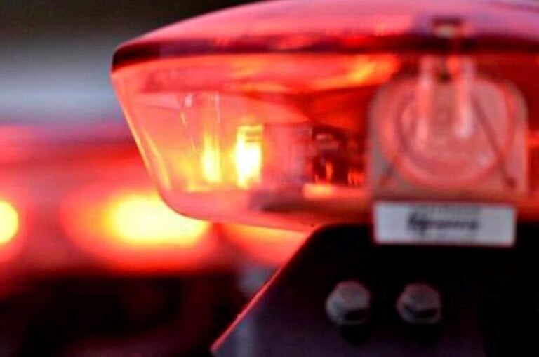 Motociclista fica ferido após atropelar cachorro no centro de Iporã