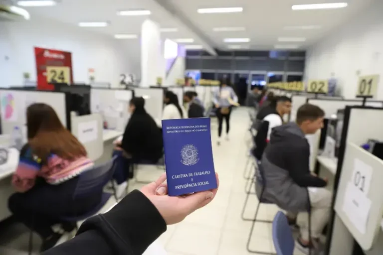 Mutirão de empregos acontece nesta quarta (27) no Banco de Alimentos, em Umuarama