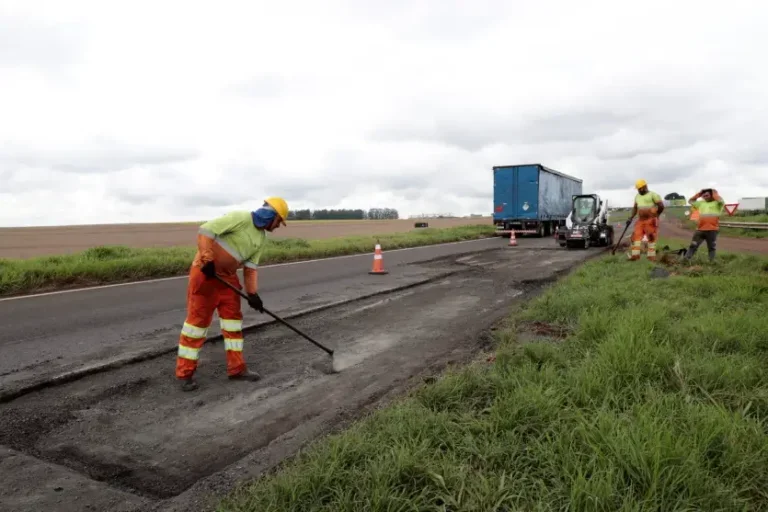 PR-323 concentra obras e interdições parciais nesta terça-feira; confira