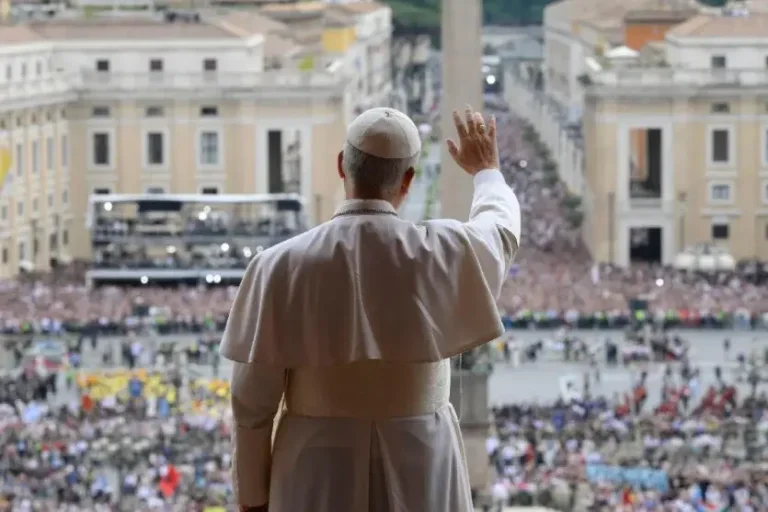 Papa Leão XIV completa um ano de pontificado marcado por viagens, apelos pela paz e reformas