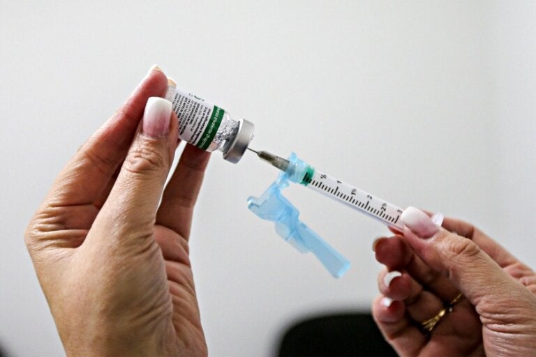 Paraná dará continuidade à vacinação contra a gripe para atingir grupos prioritários