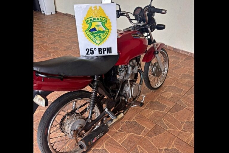 PM flagra adolescente conduzindo moto com escapamento adulterado em Cafezal do Sul