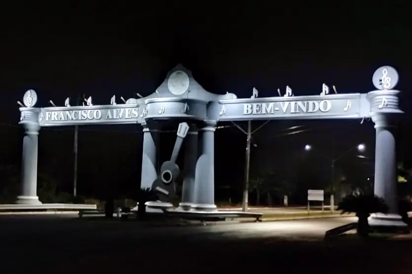 Portal de entrada de Francisco Alves.