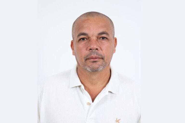 Foto posada, olhando fixamente para a frente, do presidente da Câmara de Vereadores de Xambrê, Ademir Leite da Silva