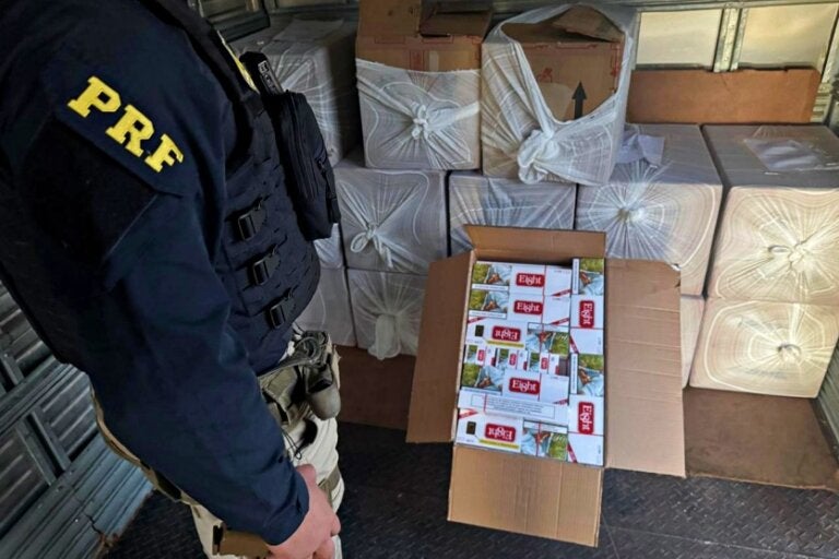 PRF apreende 7 mil maços de cigarros na Estrada Boiadeira; com vídeo