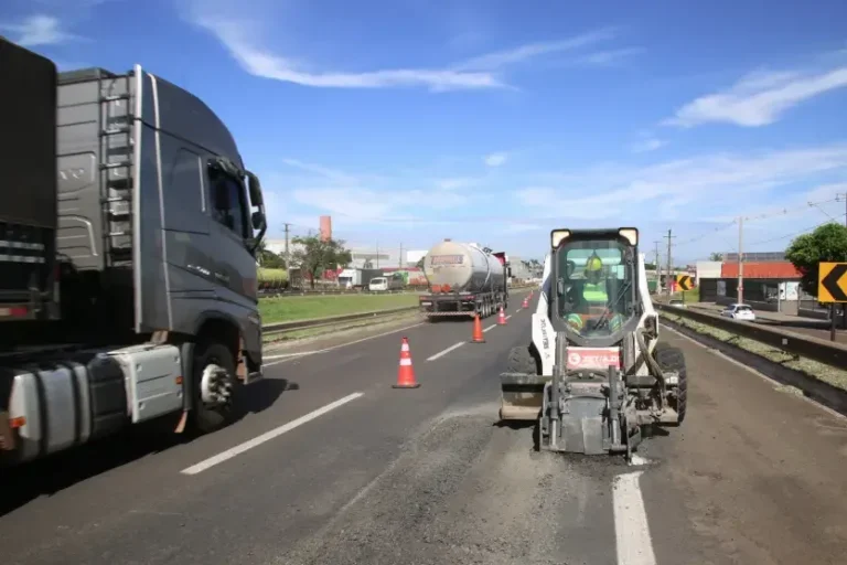 Concessionária realiza obras na PR-323 e BR-272 nesta quarta-feira (27)