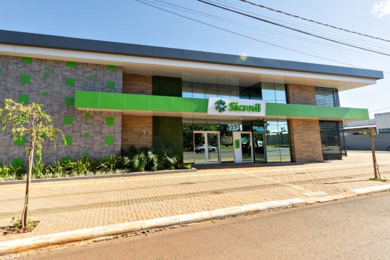 Sicredi reúne crédito pessoal, imobiliário e financiamento de veículos