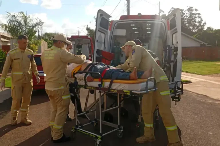 Trabalhador cai de telhado durante limpeza de placas solares em Cianorte