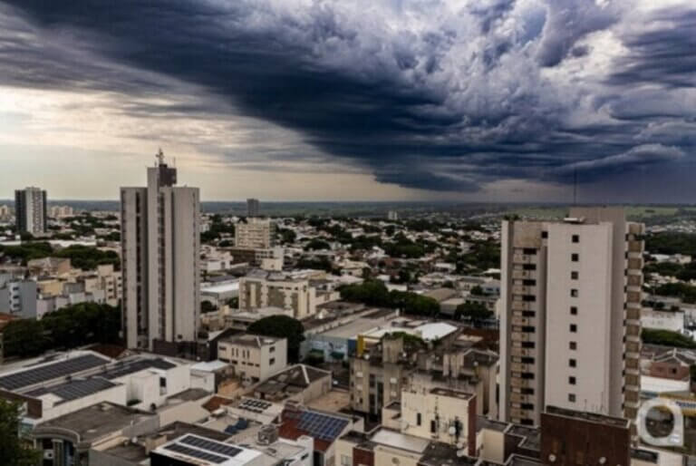 Umuarama teve chuva abaixo da média em abril e temperatura chegou aos 35,5ºC