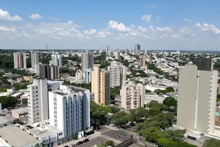 Umuarama teve rajadas de vento de 51,8 km/h e Altônia de 55,4 km/h nesta quinta-feira