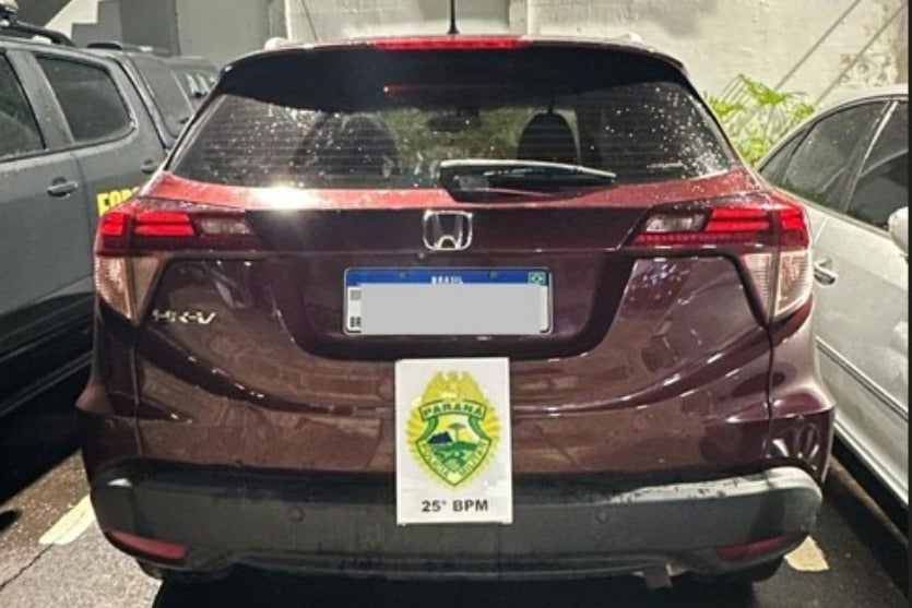 Carro furtado em Maringá e recuperado em Umuarama.