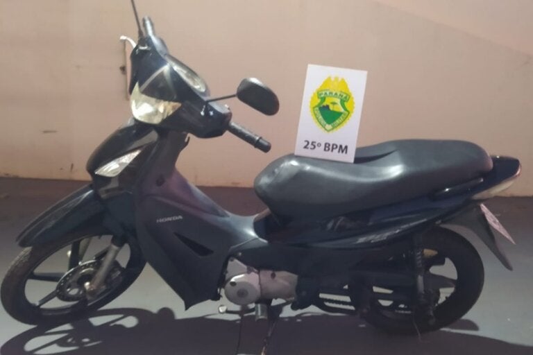 Motoneta furtada em frente a escola em Alto Piquiri e recuperada posteriormente.
