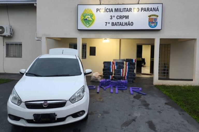 Veículo e drogas apreendidos em Tapejara.