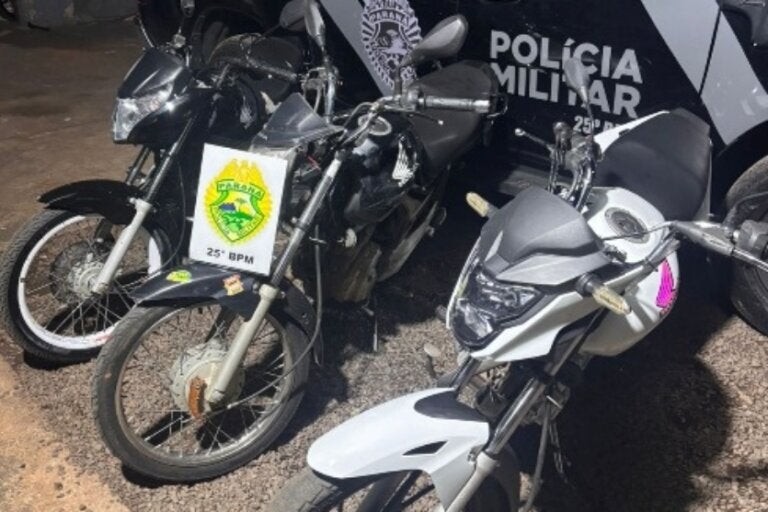 Motos recolhidas pela PM em Umuarama.