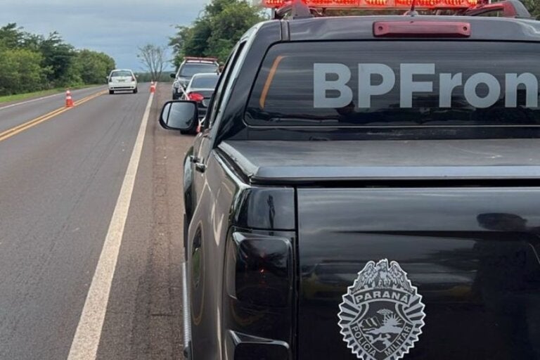Viatura do BPFron próximo ao local do confronto, em Iporã.