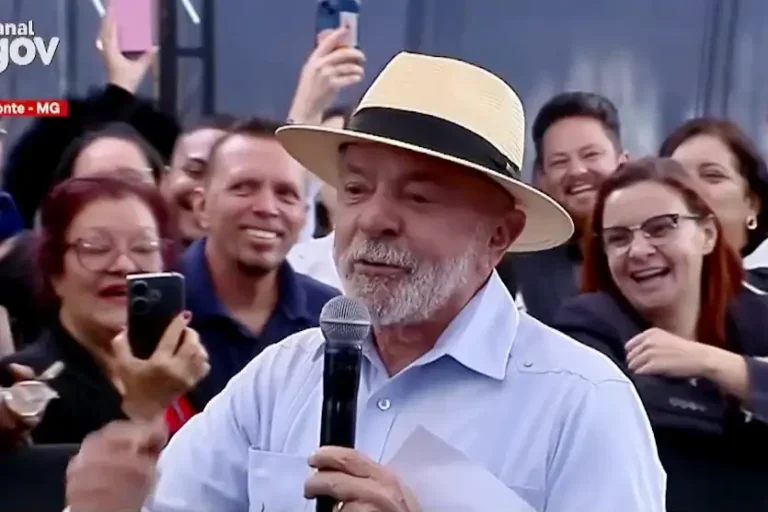 Lula ironiza Neymar e chama atacante de “jogador home office” durante discurso