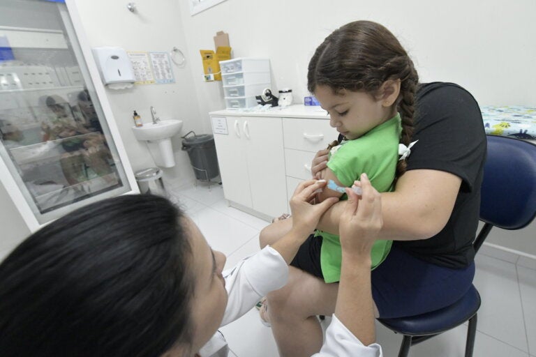 Com leitos pressionados, Umuarama intensifica campanha de vacinação contra a gripe
