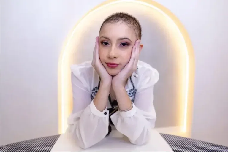 Adolescente supera bullying por doença genética e disputa final do Miss Teen