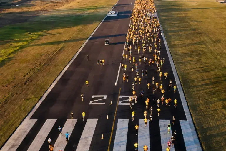 Aero Run reúne quase 900 atletas e estreia com sucesso na pista do Aeroporto de Umuarama; vídeo