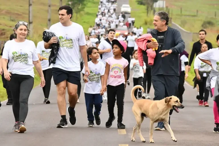 Caminhada Ecológica reúne centenas de pessoas em Umuarama