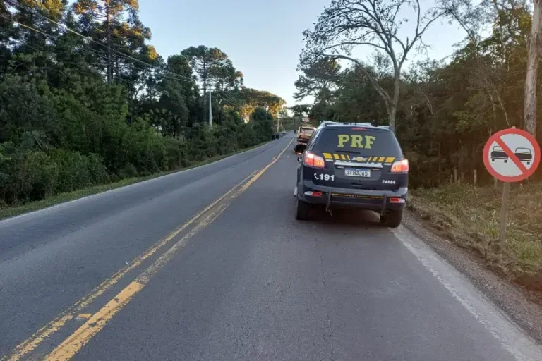 Motorista morre após capotamento na BR-153 no Paraná