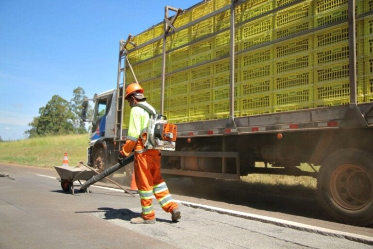 Concessionária inicia semana com frentes de obras nas rodovias da região