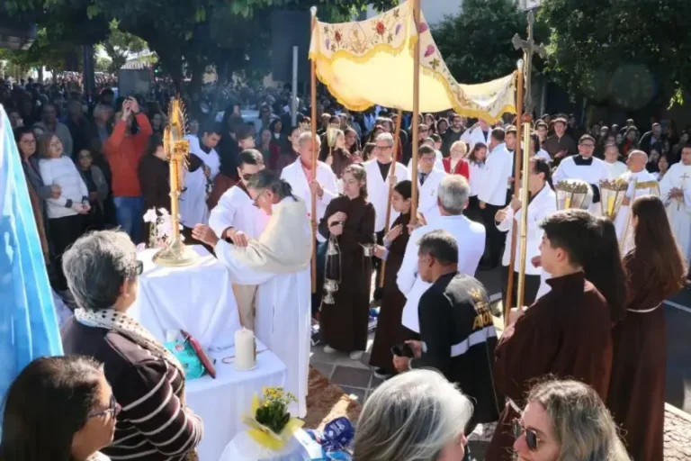 Corpus Christi: confira os horários das missas e procissões em Umuarama e região
