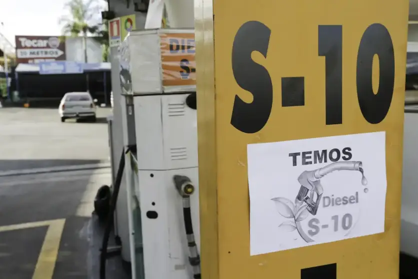 Foto de uma bomba de combustível diesel.