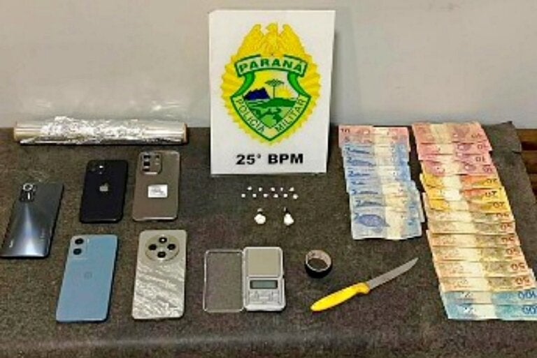 Em Umuarama, PM prende homem e mulher por tráfico e apreende crack e cocaína