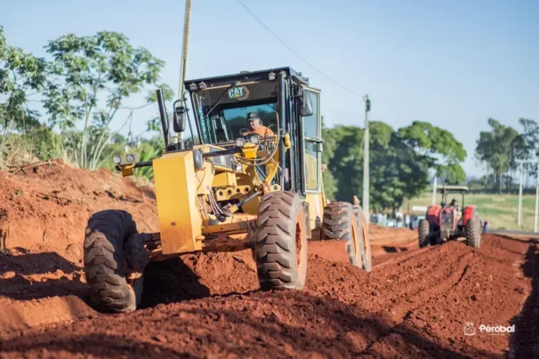 Pavimentação da Estrada Vermelha avança e atende demanda histórica em Perobal