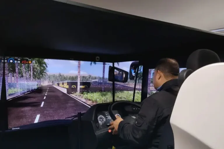 Expresso Nossa Senhora de Fátima capacita motoristas com simuladores de direção