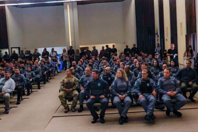 Paraná empossa 75 novos policiais penais e reforça sistema prisional