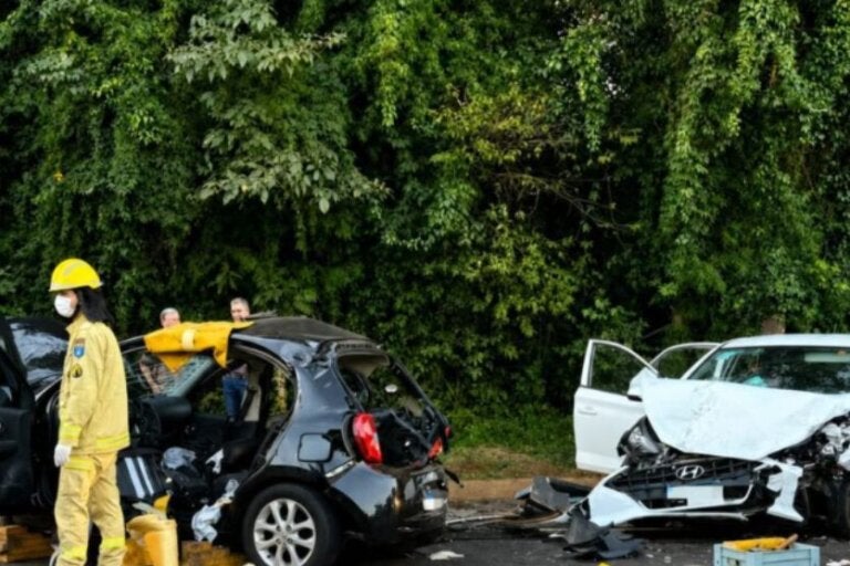 Acidente entre três veículos deixa cinco feridos na PR-323 entre Jussara e Cianorte