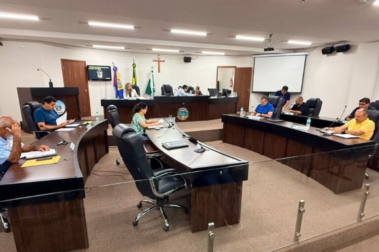 Câmara de Umuarama aprova créditos, doação e mudanças no zoneamento urbano