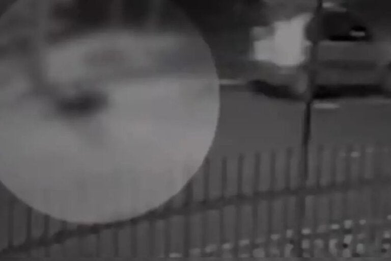 Homem morre atropelado depois de ficar mais de uma hora caído em via pública