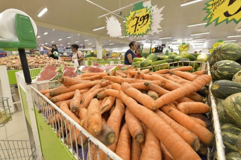Cesta básica sobe 3,25% em Umuarama e volta a ficar mais cara em junho